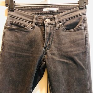 Levi’s Jean 711 Skinny Size 26.
